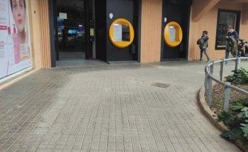 Cajero automático CaixaBank.