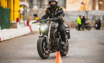 Autoescola Zona F - Sants