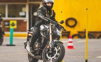 Autoescola Zona F - Pg. Zona Franca