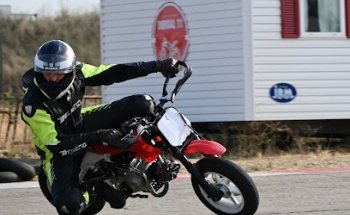 Escuela De Motociclismo Dorsal 11