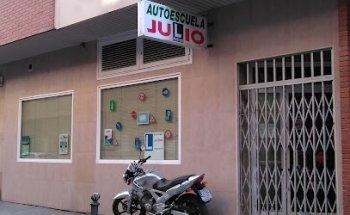 AUTOESCUELA JULIO