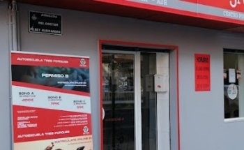 AUTOESCUELA TRES FORQUES