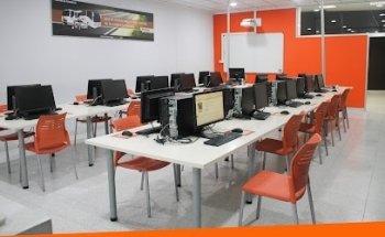 Montesó Amposta, Formació i Autoescoles