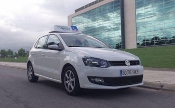 AUTOESCOLA AL VOLANT