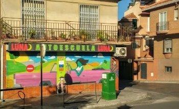 Moon Granada Driving School