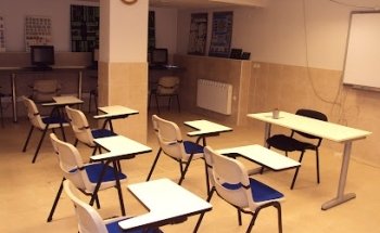 Autoescuela Intxaurrondo Zubiaurre, S.L.