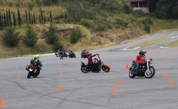 Moto Clínica, 4th Avenue 69