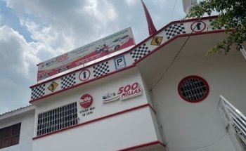 Centro de Enseñanza Automovilístico 500 Millas