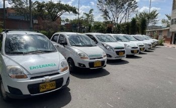 Centro De enseñanza automovilística autoexito
