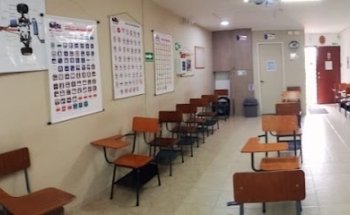 Escuela de Automovilismo Mclaren