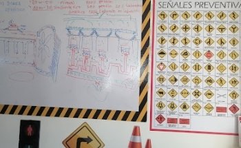 ACADEMIA UNIVERSAL DE AUTOMOVILISMO