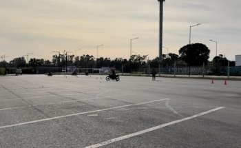 Manejar - Escuela de manejo para auto y moto.