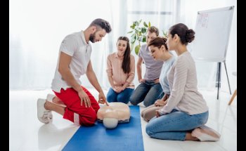 Nothelfer am Bahnhof Bern | Nothelferkurse für die Theorieprüfung