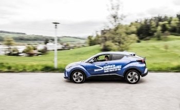 Sandra's Fahrschule, Sandra Hofstetter