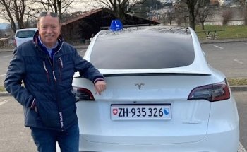 Tesla Fahrschule Verkehrskunde.ch Egg
