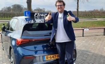 Auto- en Motorrijschool Flier