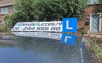Rijschool rijbewijsSucces leiden