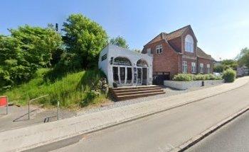 Lundstrom driving school - Driving license Højbjerg