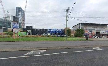 Green and Gold-Driving School