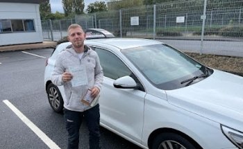Darz Driving school Bolton | Crash course Bolton | automatic driving lessons Bolton |Manual driving lesson Bolton