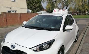 (ONLY LADIES & picking up and dropping off onlyEN3)Automatic Zeynep Driving School toyota yaris 2022