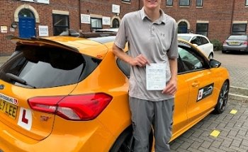 Lee’s Driving School