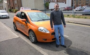 DS Driving School | Manual Driving Lessons | Driving Instructor in Dundee