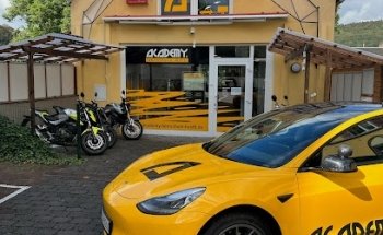 ACADEMY Fahrschule Hüttl