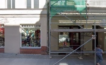 Driving School at Urania - Sven finger