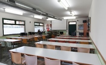 Oppo's Sport Driving School by Formula LTD