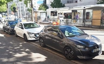 Driving School Grenoble Ad Hoc'conduite