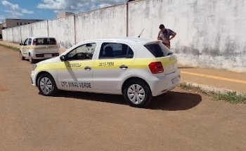 AUTO ESCOLA SINAL VERDE