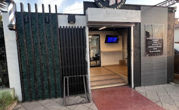 H&H Barbershop y Peluquería
