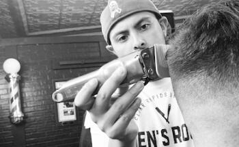 MEN'S ROOM Hair and Beard