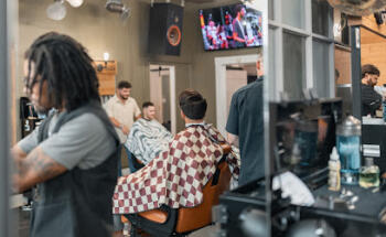 Gavin Bolin Hair & Style ( Barbershop )