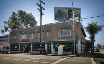 Razorbacks Barbershop