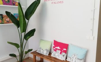 La Caseta Anglesa. School of English. Feels just like home!