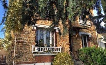 Court Des Marguerites