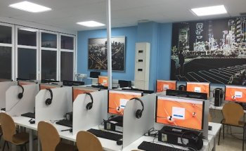 THE ENGLISH HOUSE. Sede Oficial de Exámenes Cambridge y Primer Centro Premium de El Ejido.