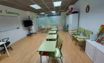 Wisdom Place, Academia de inglés