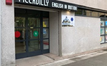 Piccadilly English In Motion Santiago de Compostela