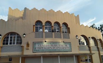 Centro Municipal de Formación Permanente (Ovoide)