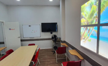 Academia Millington Drake Inglés Cambridge Partner (Moncada)