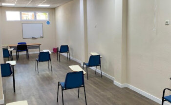 Academia Universal Guadalajara S L U