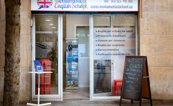 Monumental English School