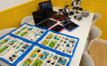 Book&Bit Academia de idiomas robótica y tecnología en Móstoles