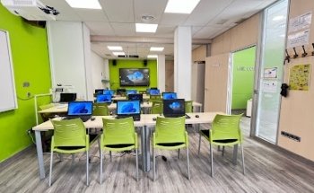 The Corner Centre d'Estudis