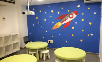 Play English Schoolhouse | Academia de Inglés en Aguadulce