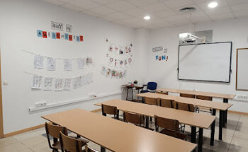 English Centre College Of Languages