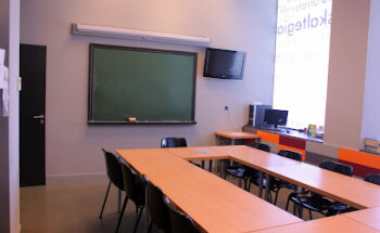 Urrats Euskaltegia - Karlos I